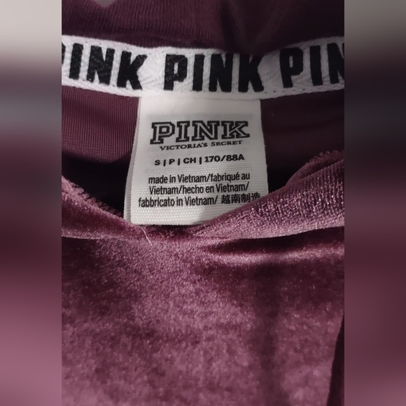 PINK Victoria Secret Women's Burgundy Purple Velvet Cropped Hoodie Size S Unworn - Picture 6 of 9